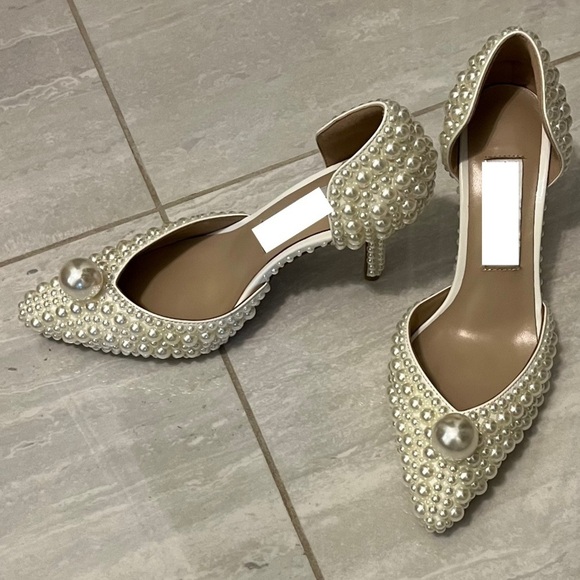 Shoes - NWOT Pearl shoe / Bridal Wedding High Heels